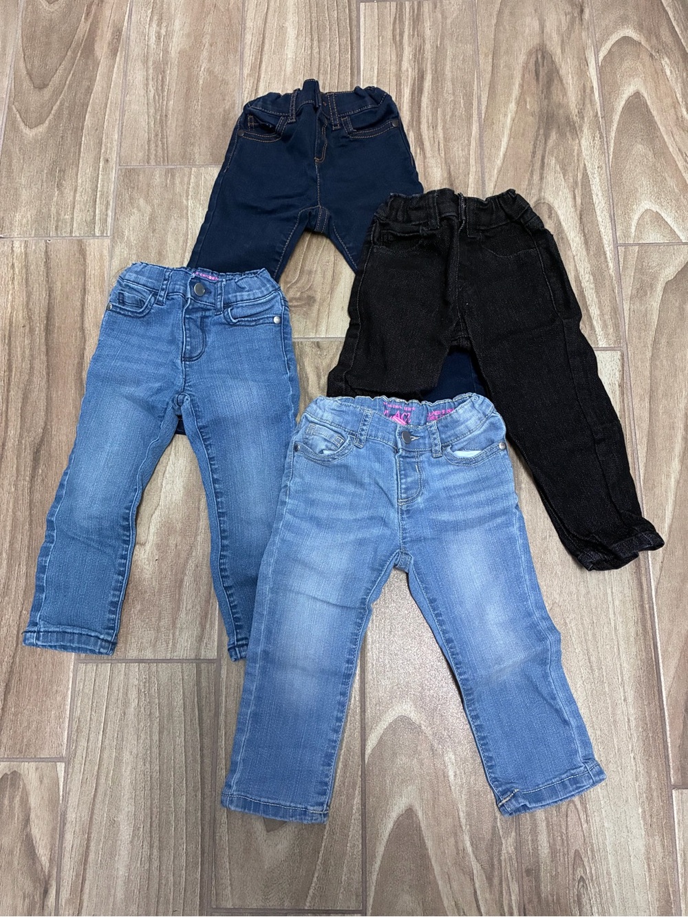 4 pair of girls jeans size 2T